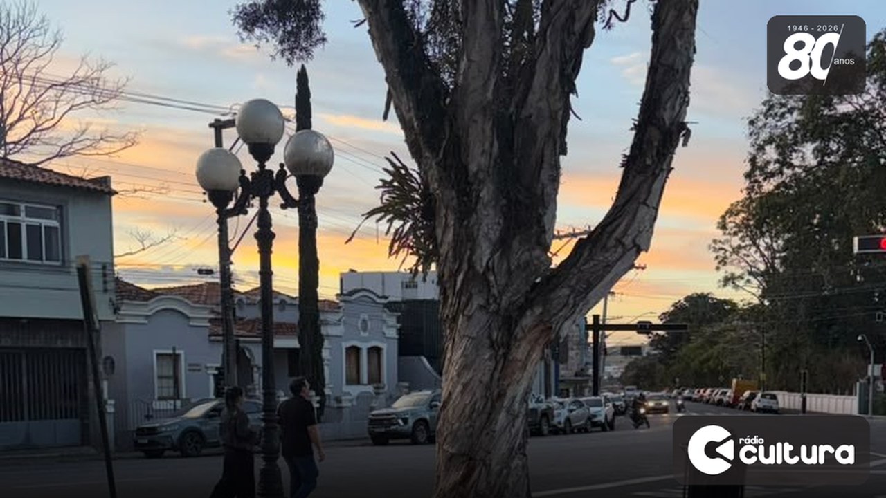 Praça Dr. Jorge, a Praça do Gammon, começa a ser reformada em Lavras