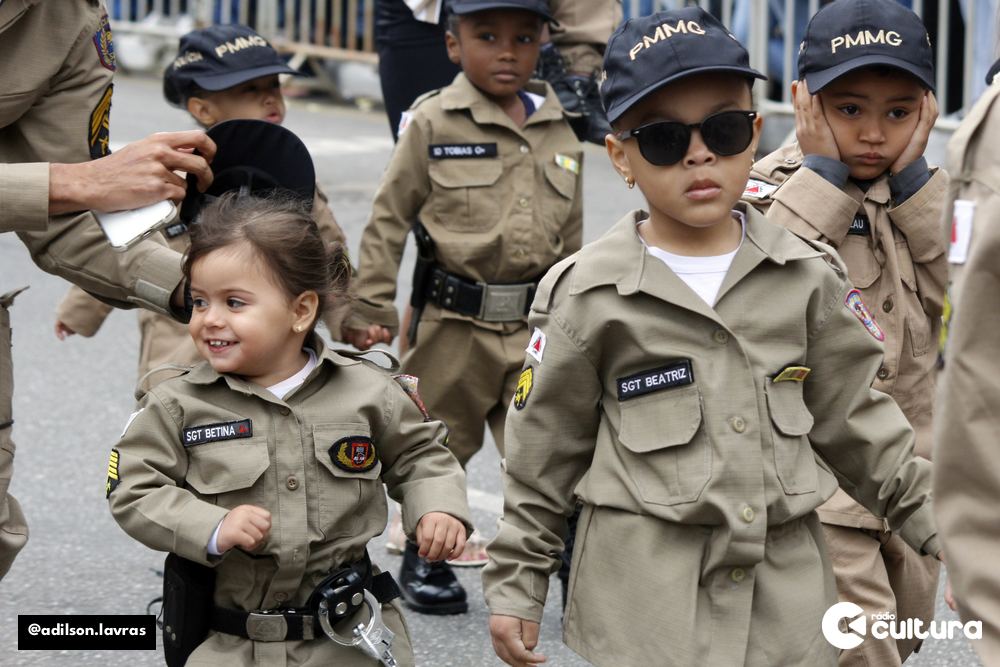 Ato cívico e desfile de 7 de Setembro no centro de Lavras