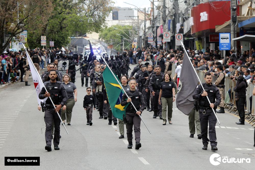 Ato cívico e desfile de 7 de Setembro no centro de Lavras