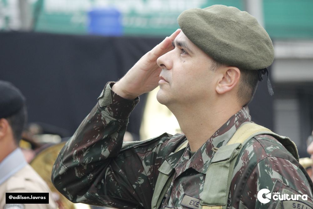 Ato cívico e desfile de 7 de Setembro no centro de Lavras