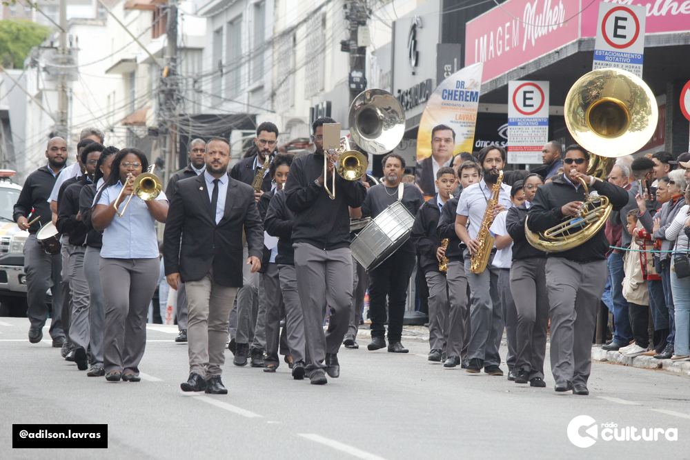 Ato cívico e desfile de 7 de Setembro no centro de Lavras