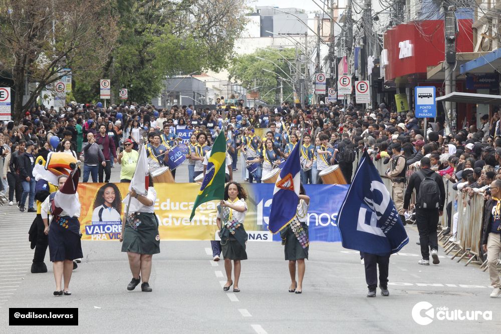 Ato cívico e desfile de 7 de Setembro no centro de Lavras