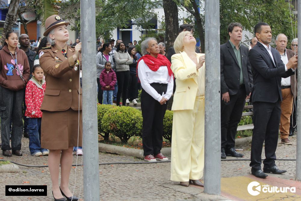 Ato cívico e desfile de 7 de Setembro no centro de Lavras