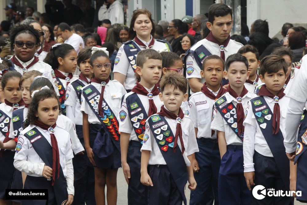 Ato cívico e desfile de 7 de Setembro no centro de Lavras