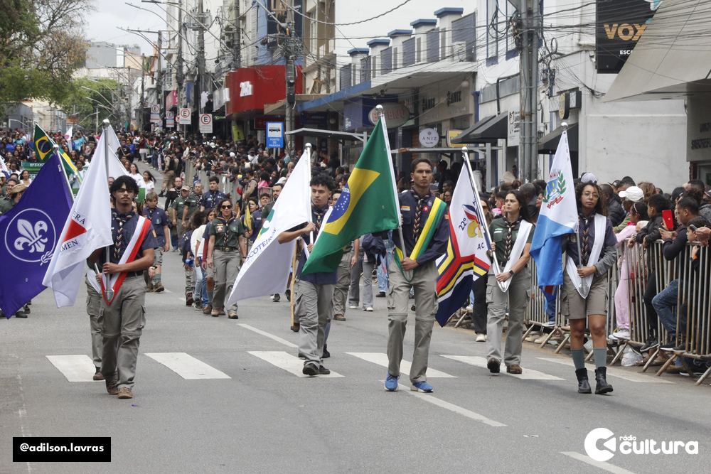 Ato cívico e desfile de 7 de Setembro no centro de Lavras