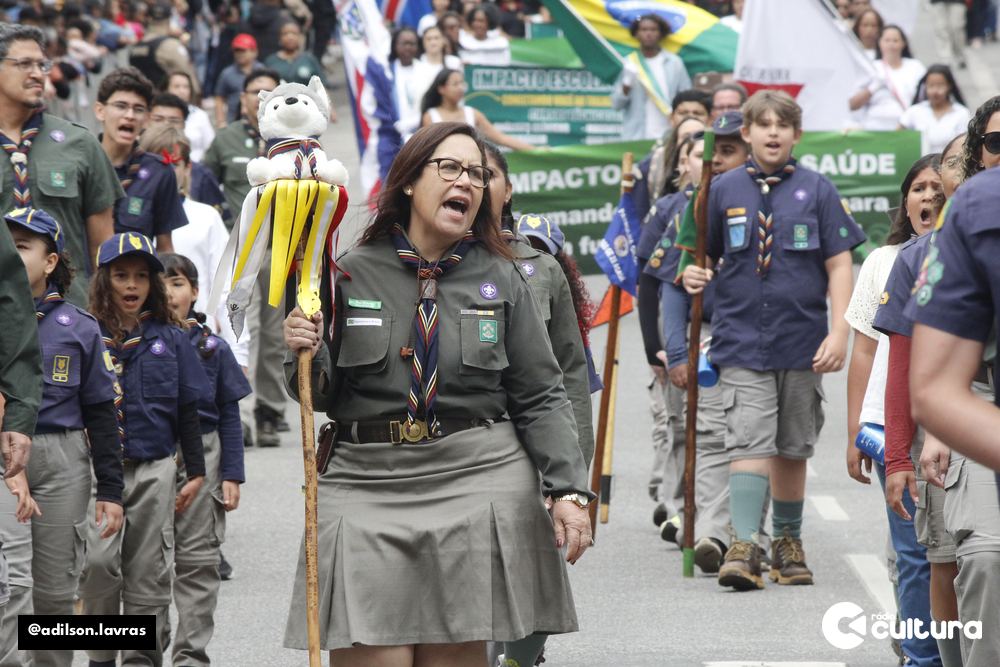 Ato cívico e desfile de 7 de Setembro no centro de Lavras