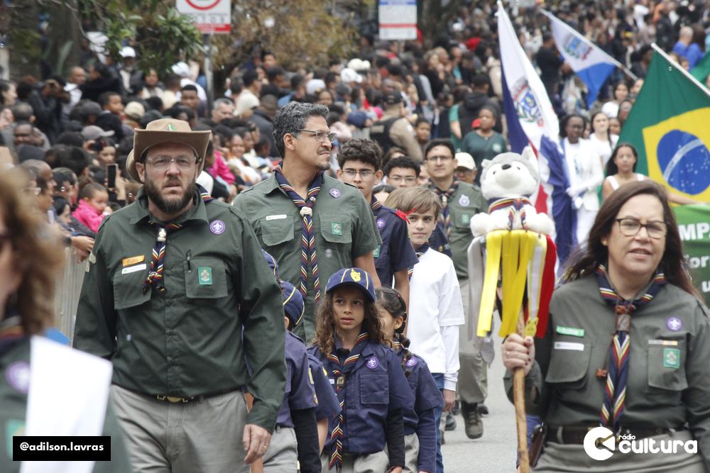 Ato cívico e desfile de 7 de Setembro no centro de Lavras