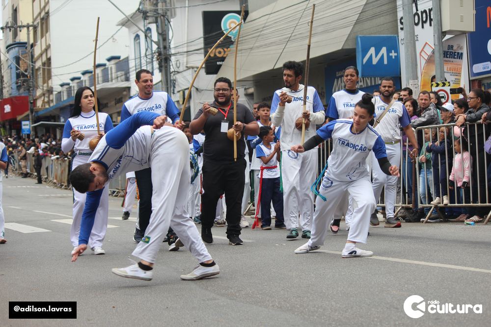 Ato cívico e desfile de 7 de Setembro no centro de Lavras