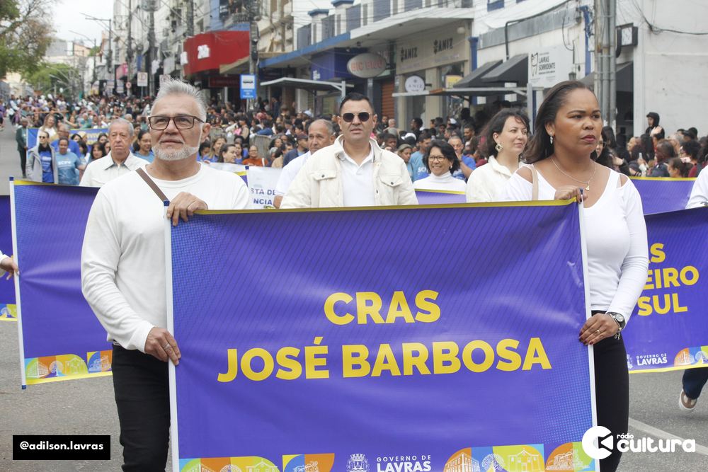 Ato cívico e desfile de 7 de Setembro no centro de Lavras