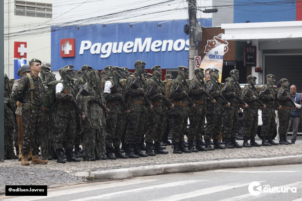 Homenagem a Pedro Henrique Evangelista Ribeiro no desfile de 7 de Setembro em Lavras