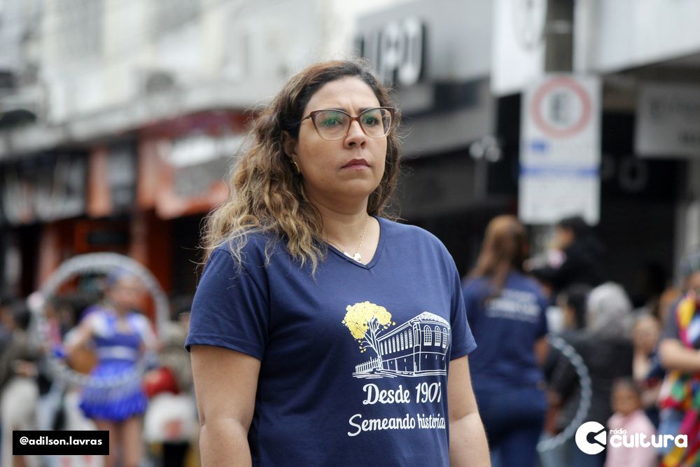 Escolas, entidades e forças de segurança no desfile de 7 de Setembro em Lavras
