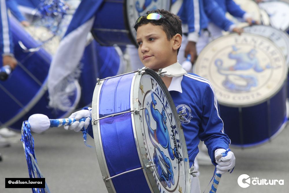 Escolas, entidades e forças de segurança no desfile de 7 de Setembro em Lavras