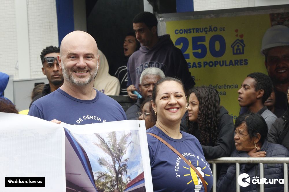 Escolas, entidades e forças de segurança no desfile de 7 de Setembro em Lavras