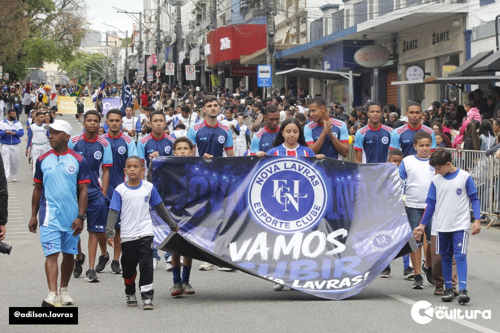 O Nova Lavras Esporte Clube no desfile de 7 de Setembro em Lavras
