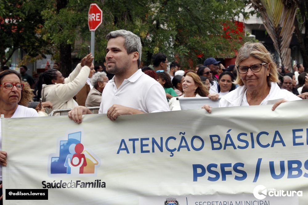 Escolas, entidades e forças de segurança no desfile de 7 de Setembro em Lavras