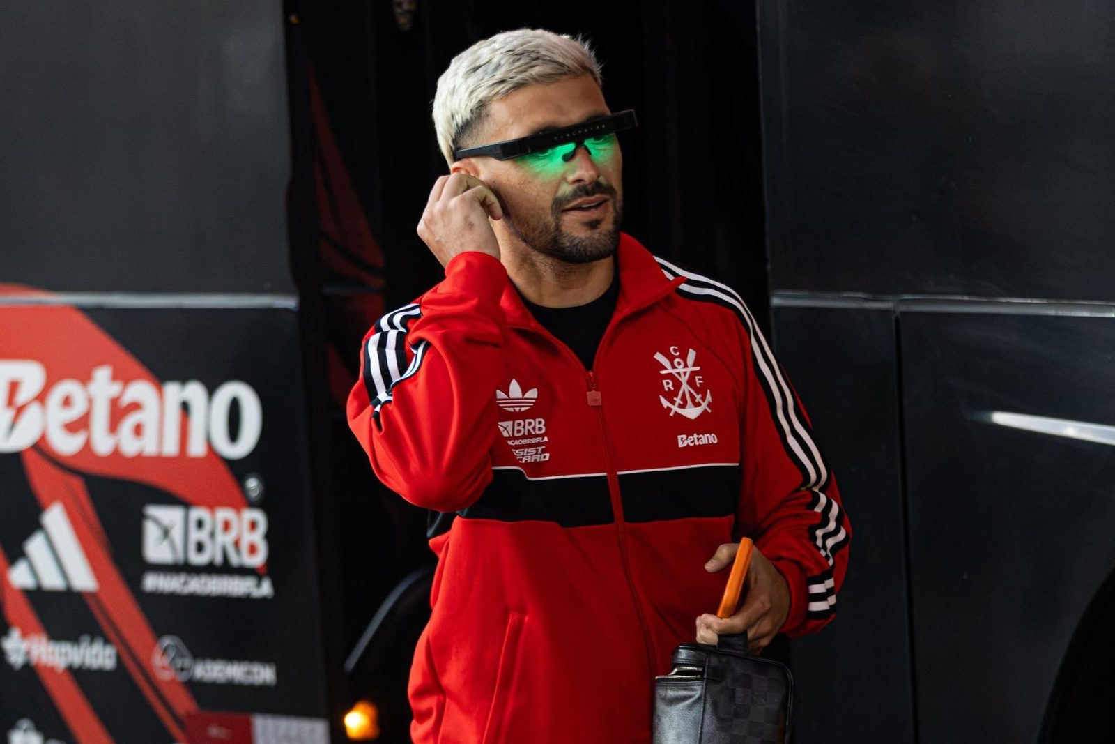 Arrascaeta na chegada do Flamengo ao Maracanã