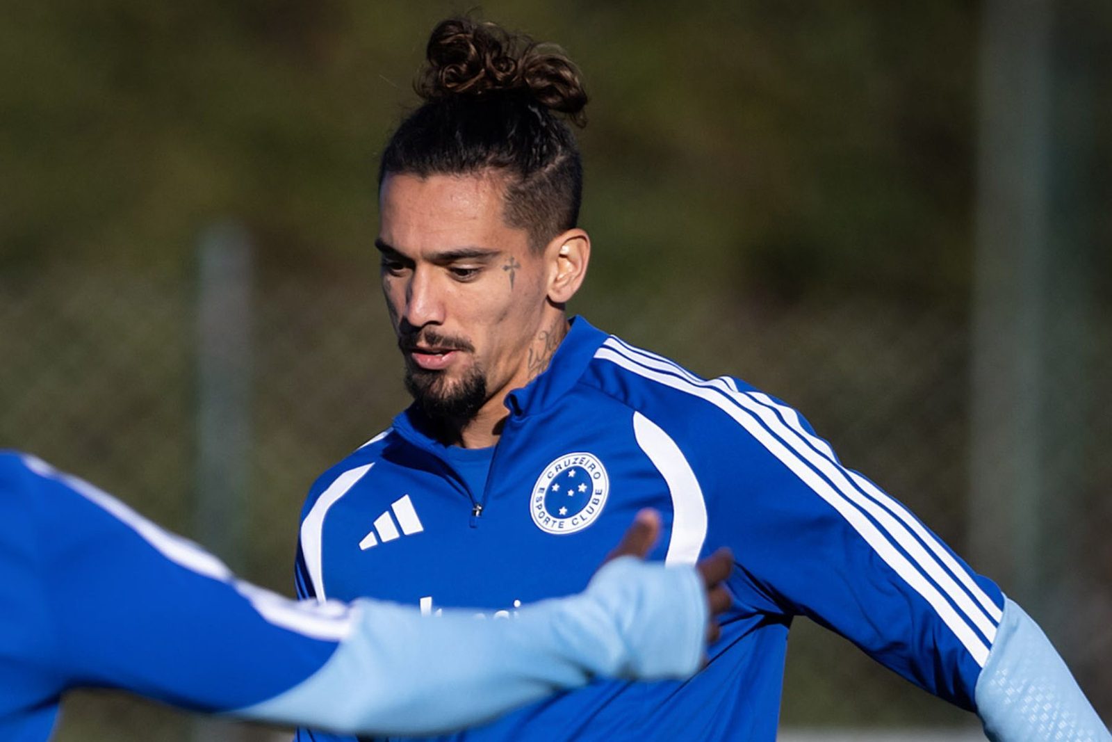Chico da Costa em treino pelo Cruzeiro nesta temporada