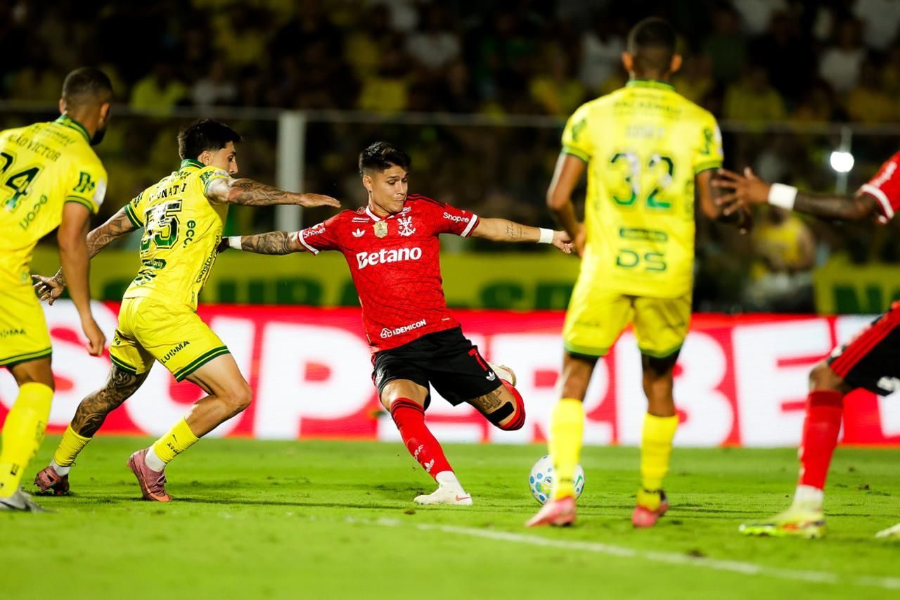 Ataque do Flamengo pressionou a defesa do Mirassol durante os 90 minutos