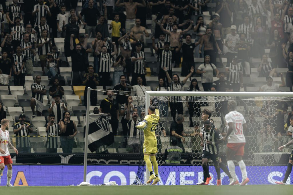 Everson fez sete defesas na Arena MRV e chegou a 391 jogos pelo clube