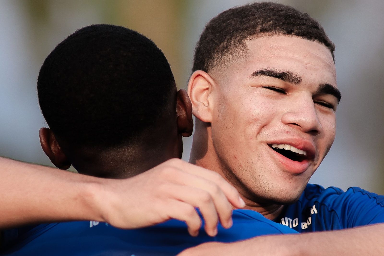 Thaylon, atacante de 16 anos formado na Toca da Raposa