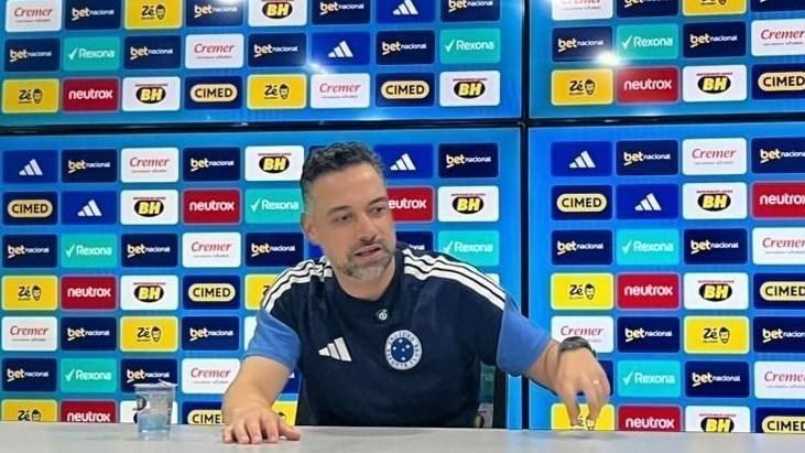 Jonas Urias, técnico do Cruzeiro feminino