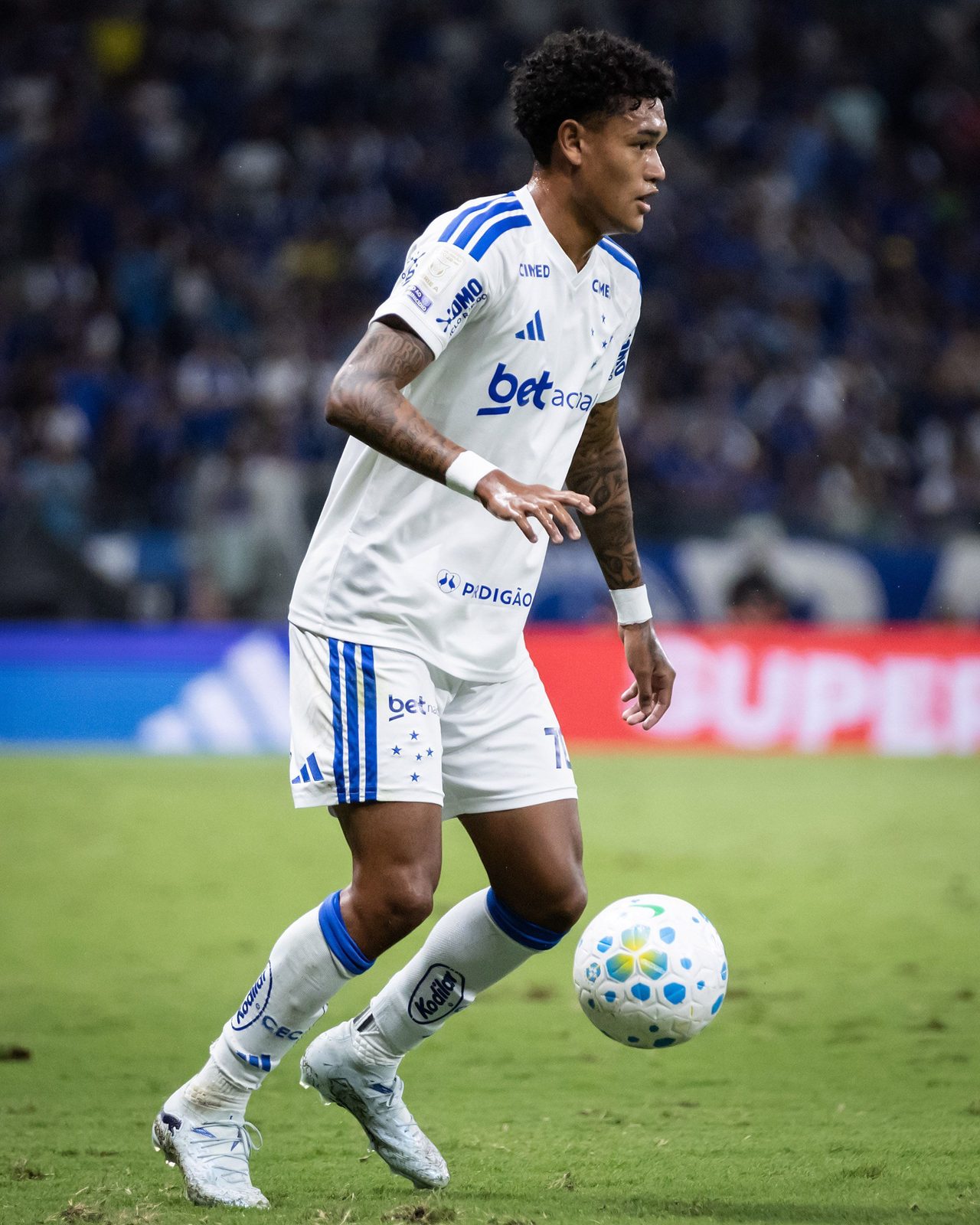 Kaique Kenji, autor do gol anulado pelo VAR em Chapecó