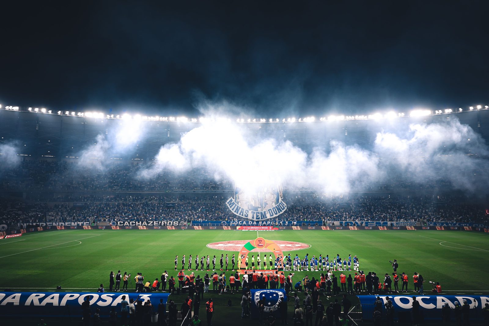 Torcida celeste lotou o Mineirão: 59.225 pagantes no jogo de ida
