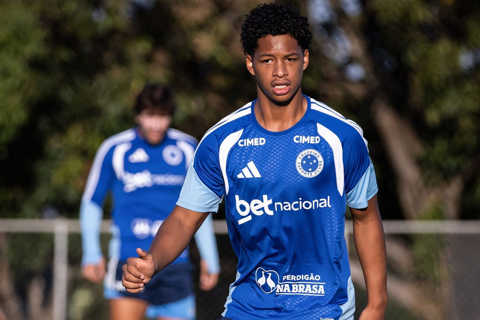 Ze Lucas pode ganhar a primeira oportunidade entre os titulares