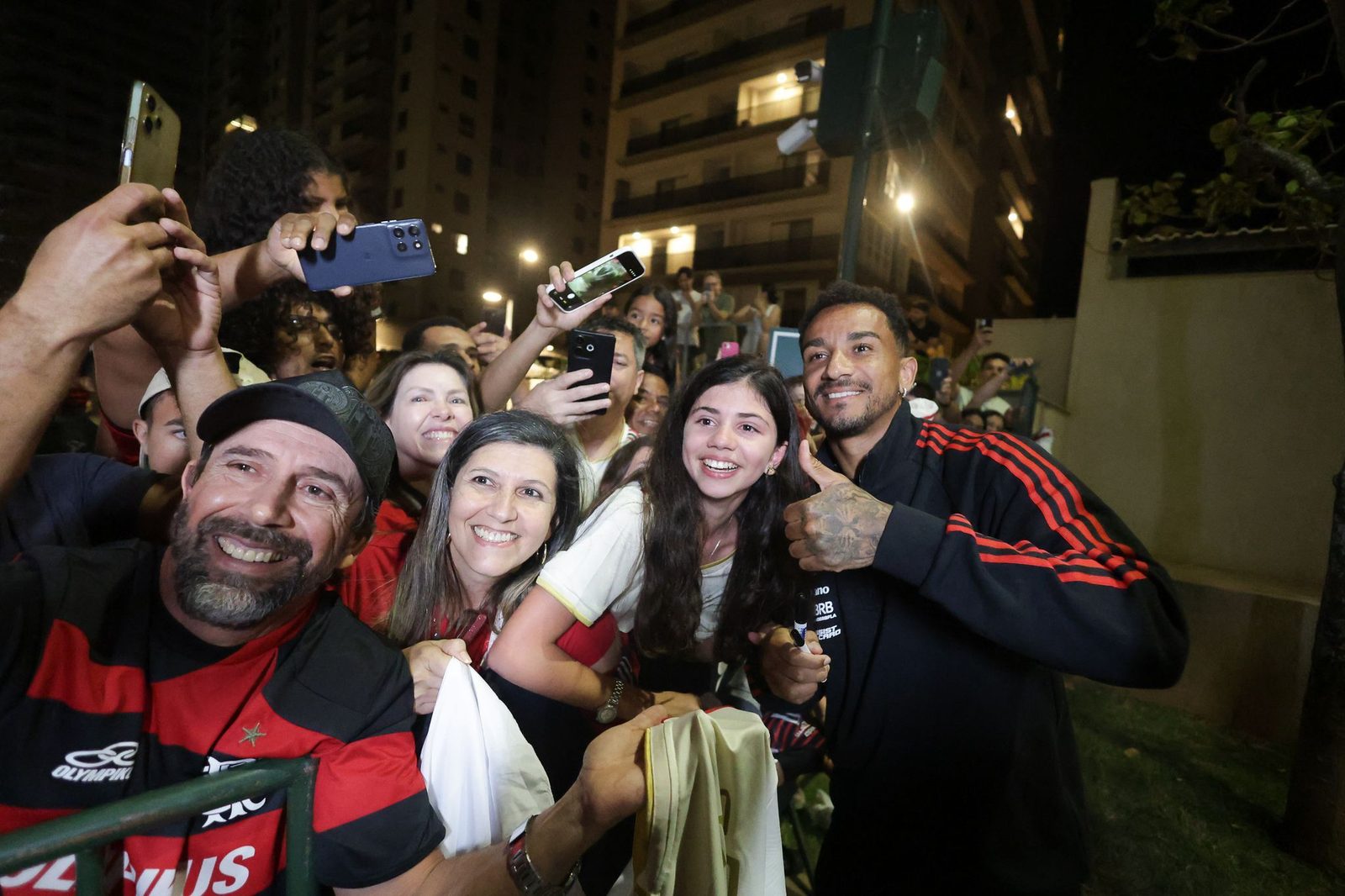 Delegação rubro-negra embarca para São José do Rio Preto sem De la Cruz