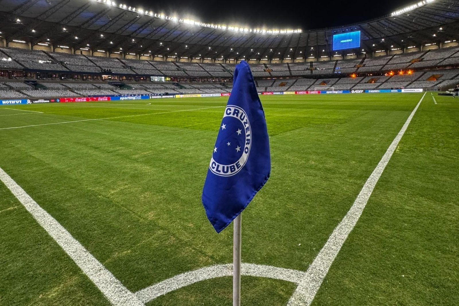 Bandeira do Cruzeiro no Mineirão: clube garante que os mandos de campo estão preservados