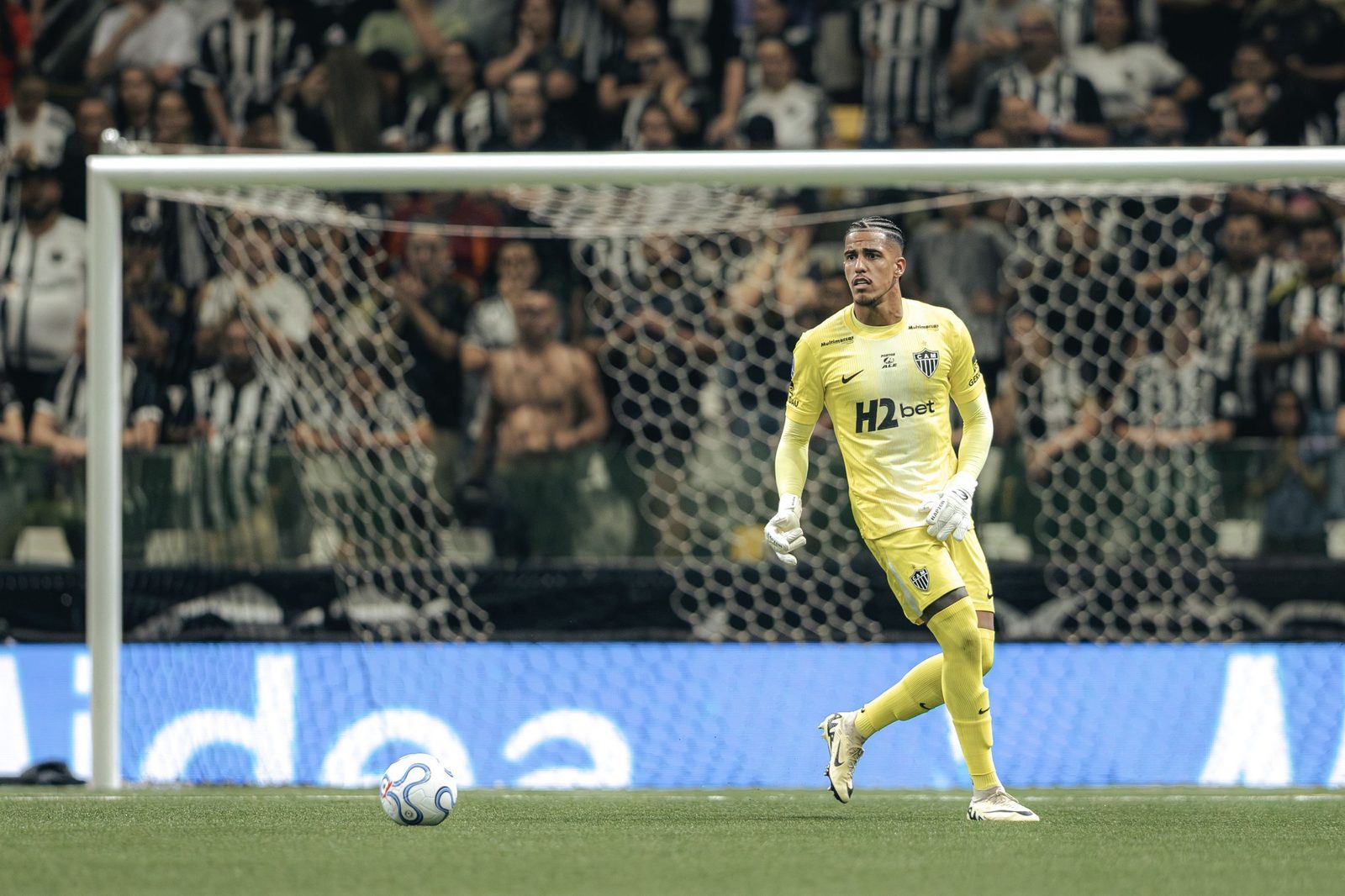 Gabriel Delfim defendeu três cobranças na disputa de pênaltis e garantiu a vaga do Galo
