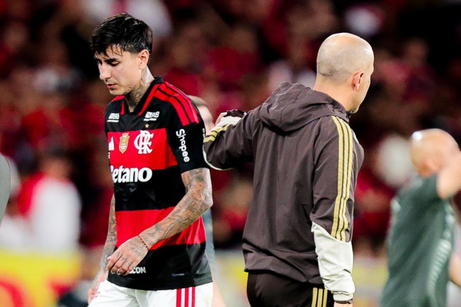 Pulgar foi o primeiro dos lesionados a deixar o campo contra o Mirassol