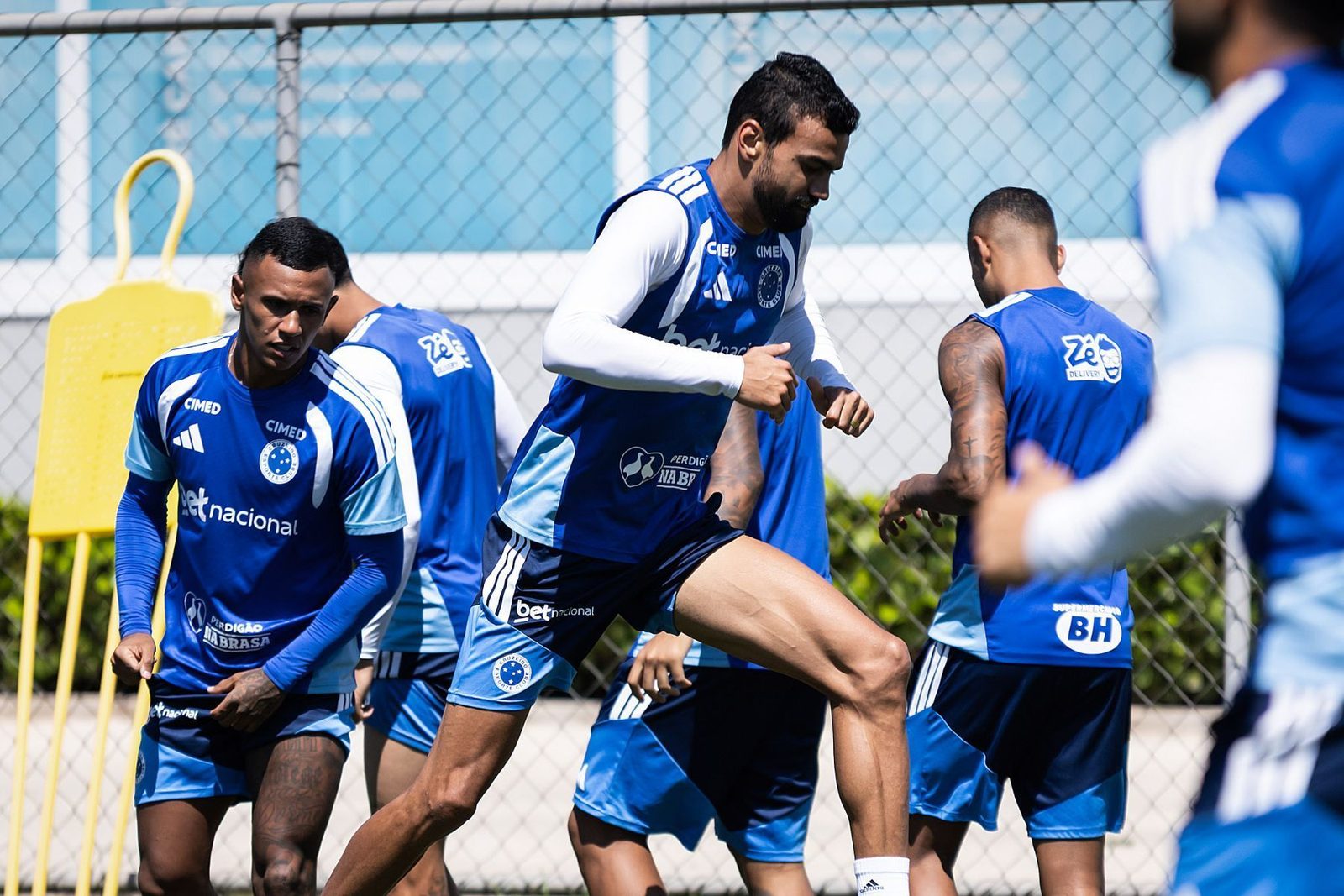 Fabrício Bruno em treino do Cruzeiro na Toca da Raposa II