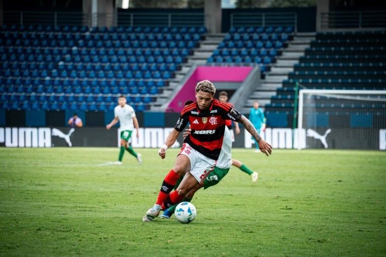O Flamengo foi vice da Libertadores Sub-20 nos pênaltis, e Alan Santos marcou na decisão