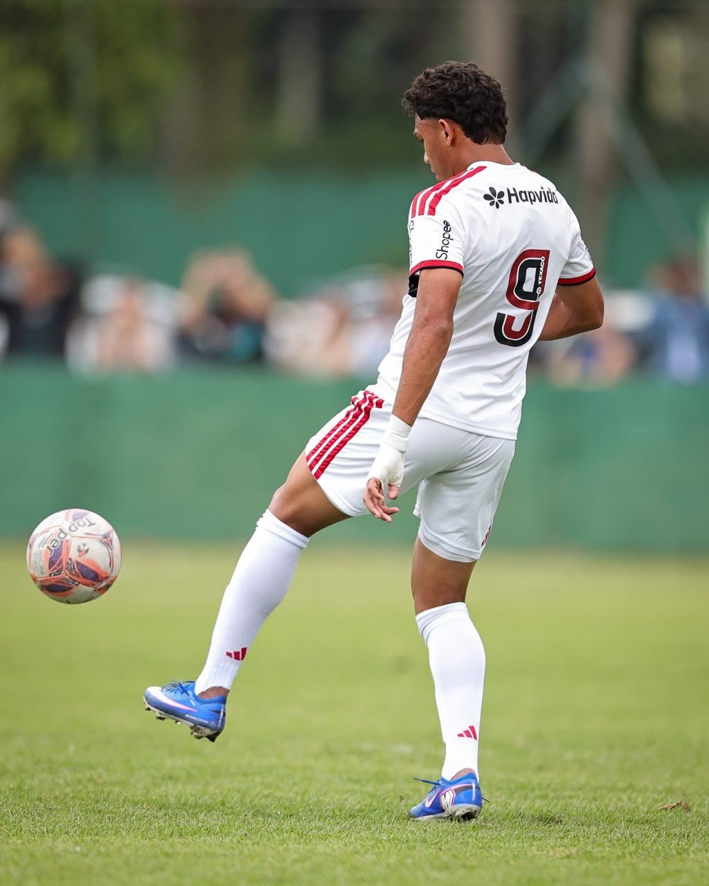 Garotos do Ninho do Urubu em ação pela Taça Guanabara Sub-20