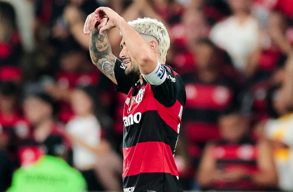 Arrascaeta celebra gol do Flamengo