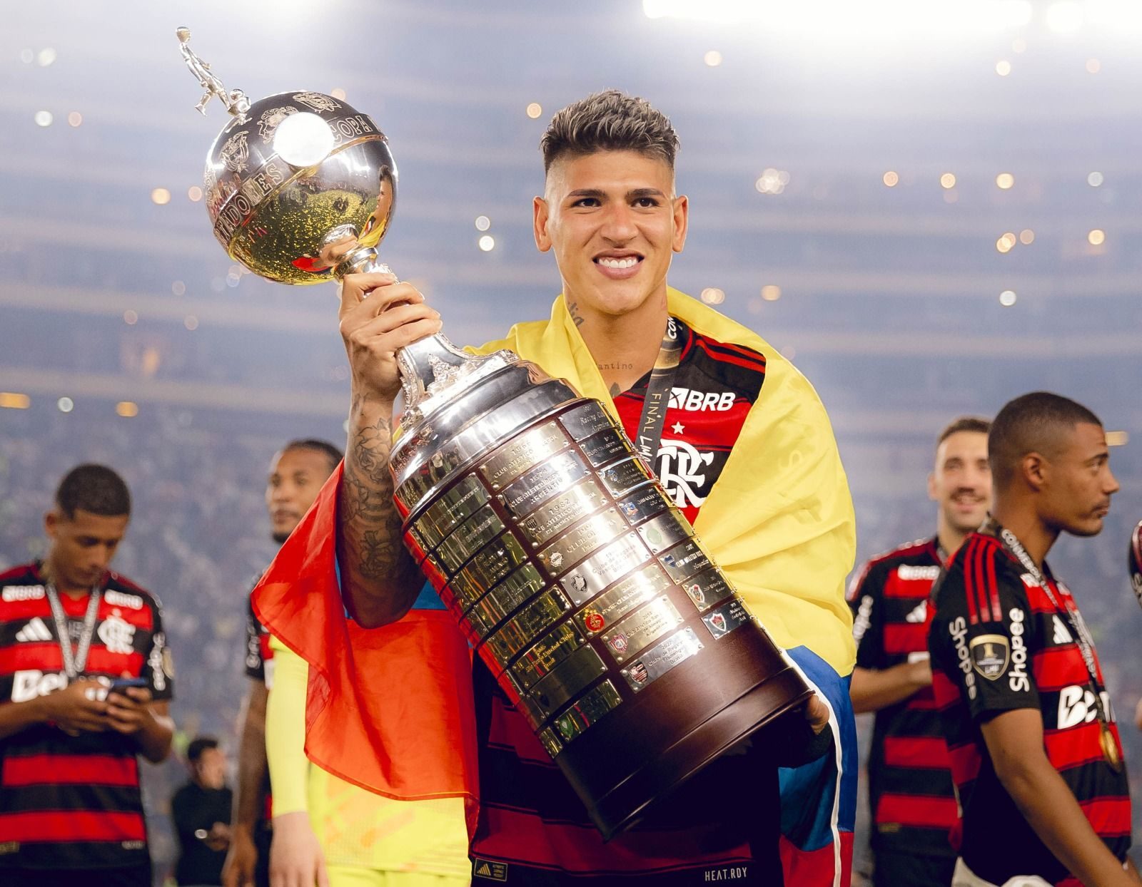 Jorge Carrascal completou um ano de Flamengo, com passagem pela conquista da Libertadores