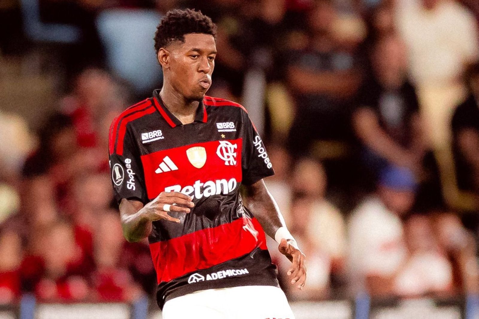 Vitão teve confirmada lesão muscular na coxa esquerda e desfalca a zaga rubro-negra