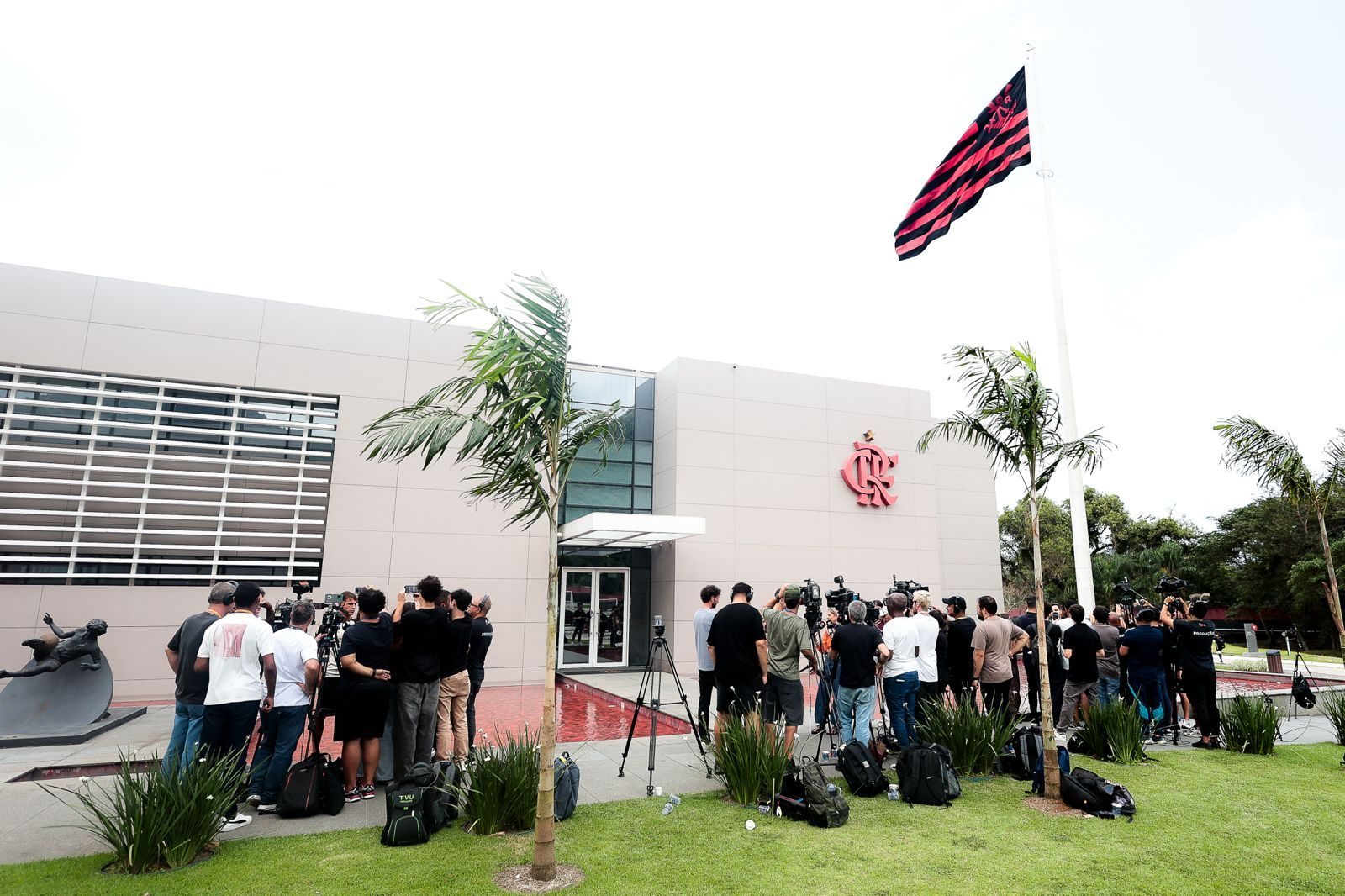 Imprensa no Ninho do Urubu nesta quinta (1º), dia em que a diretoria falou sobre a MP das apostas