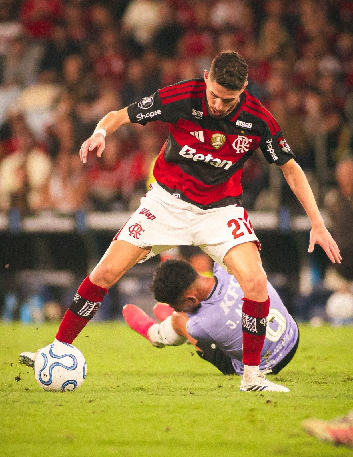 Jorginho foi expulso nas quartas de final e cumpre suspensão no jogo de ida da semifinal