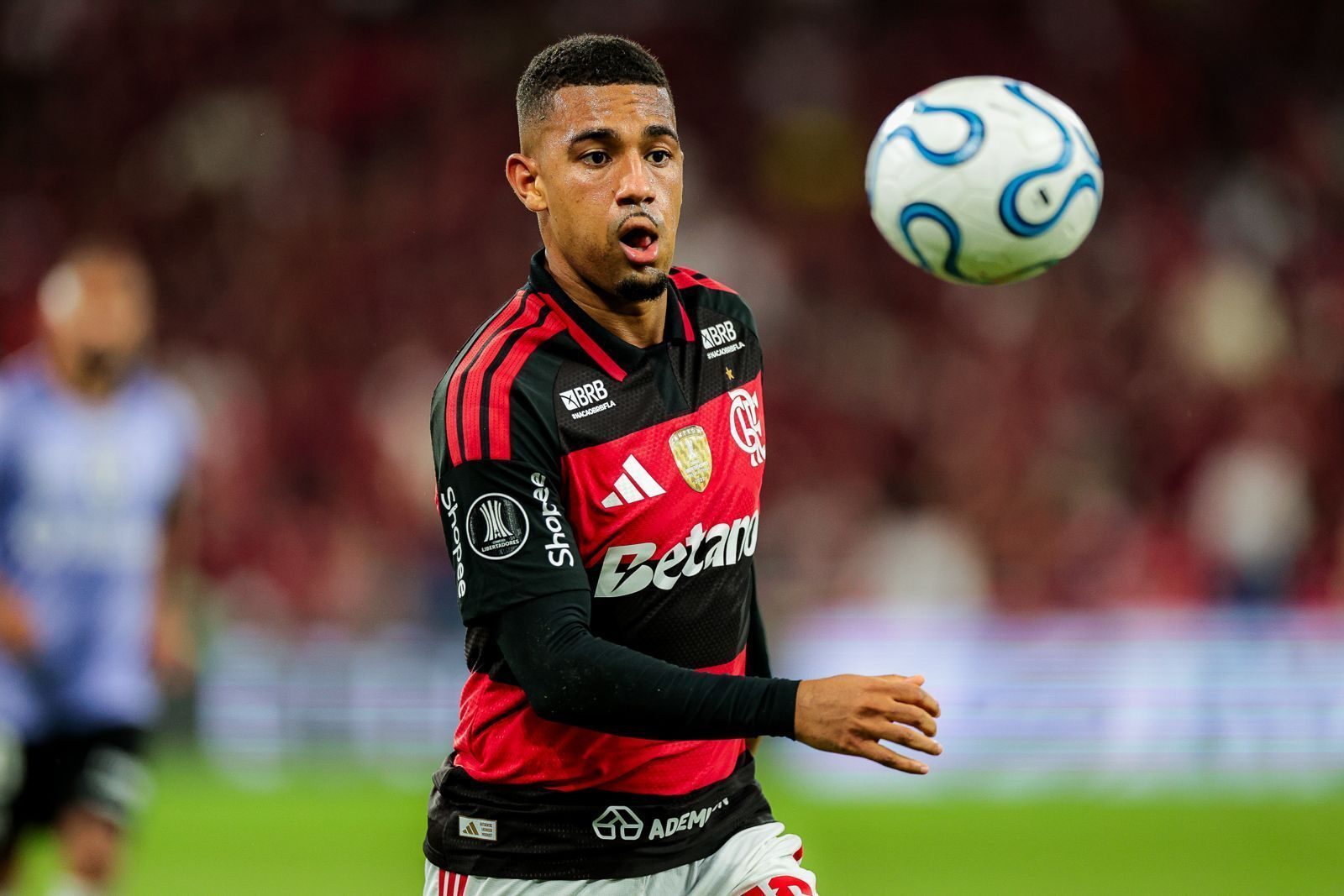Samuel Lino é uma das armas do Flamengo para o duelo contra os argentinos
