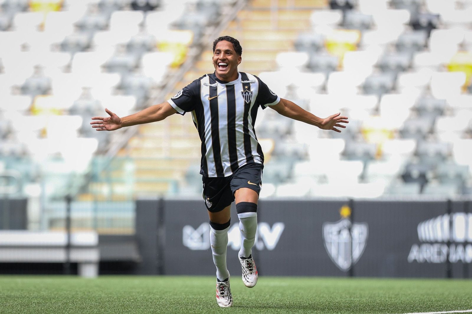 Riquelme, atacante da base do Atlético, marcou mais um gol