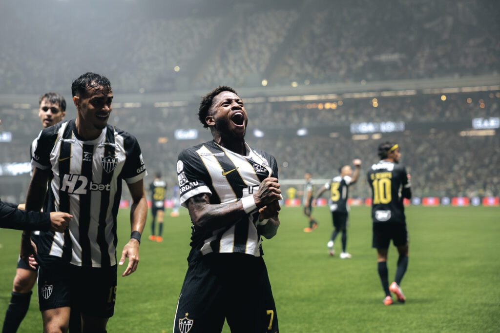 Fred, autor do gol da classificação, foi o dono da noite na Arena MRV