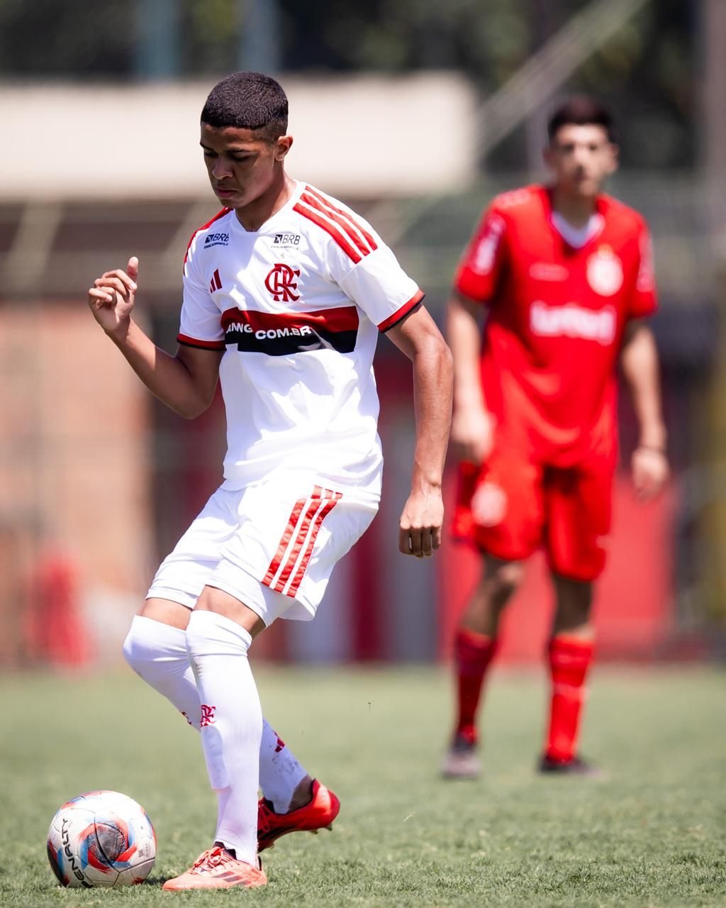 Sub-15 do Flamengo na goleada de 8 a 0 sobre o América pela Copa Rio