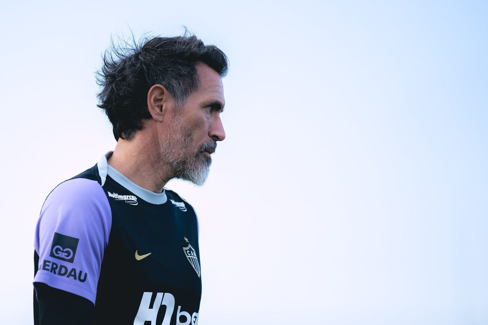 Técnico Eduardo Domínguez comanda treino do Atlético na Cidade do Galo