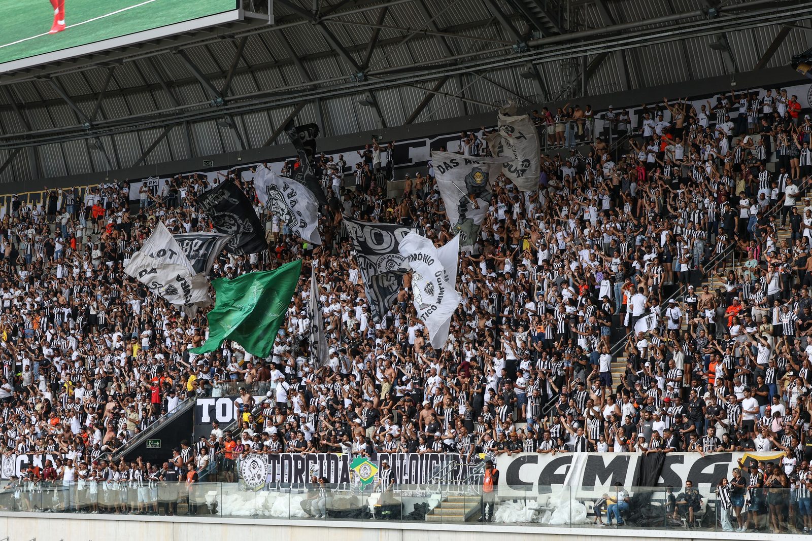 Torcida do Atlético na Arena MRV, palco do jogo com o Bragantino