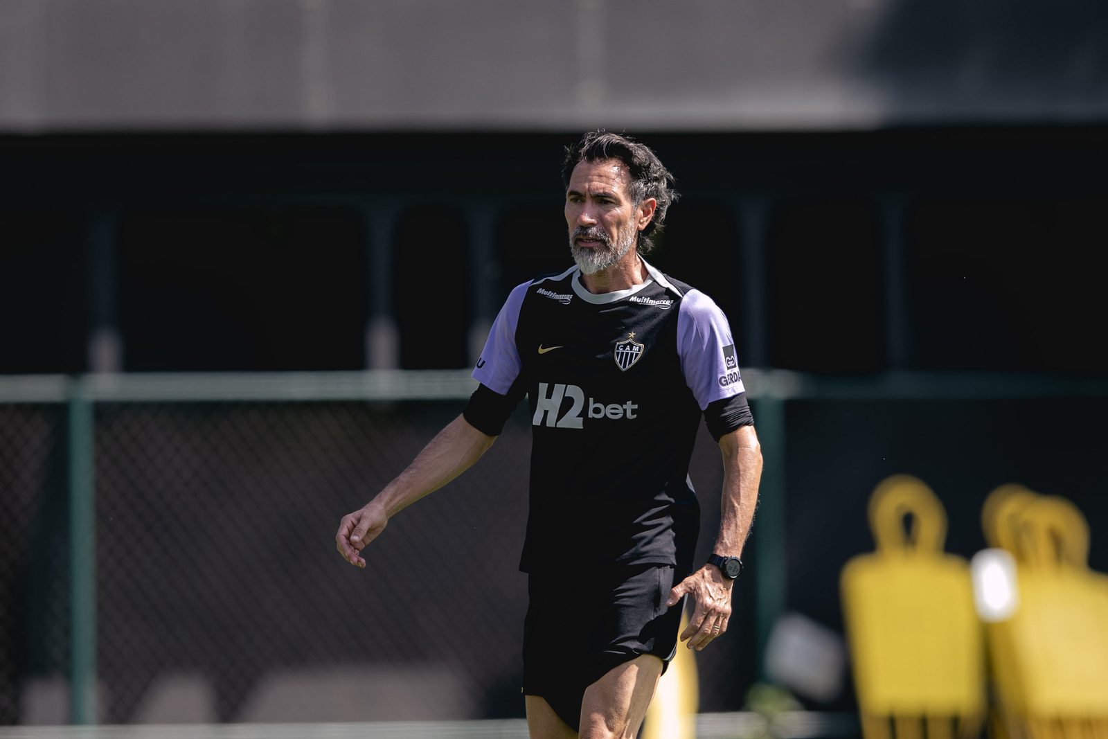 Tecnico Eduardo Dominguez em treino do Atletico na Cidade do Galo