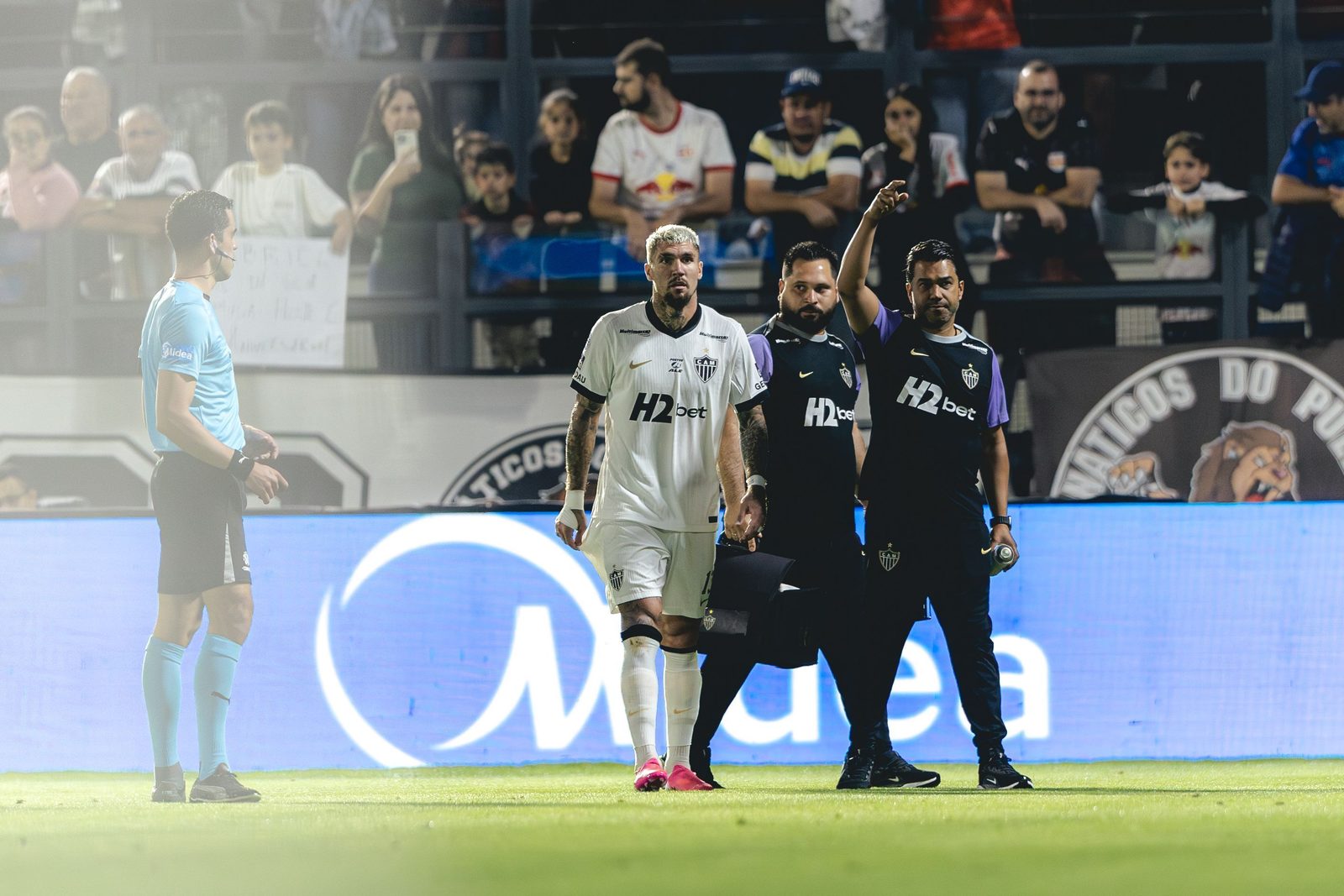 Lyanco voltou a treinar normalmente e está confirmado contra o Santos