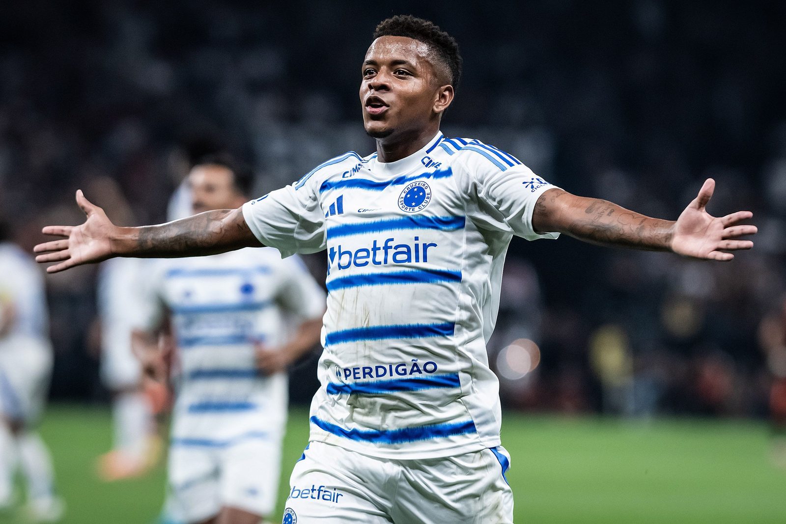 Keny Arroyo comemora gol do Cruzeiro na Neo Química Arena, palco do jogo deste domingo
