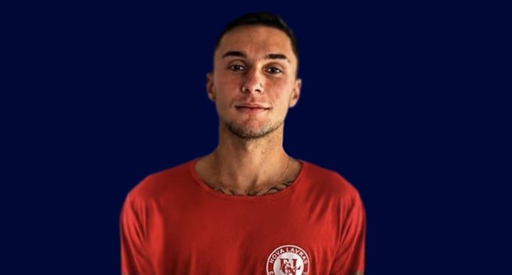 Cauan Caruso, novo lateral-direito do Nova Lavras, já com a camisa do clube